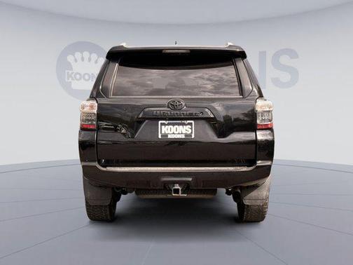 Midnight Black Metallic 2018 Toyota 4Runner SR5