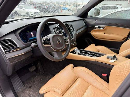 2024 Volvo XC90 B6 Ultimate Bright Theme 7-Seater