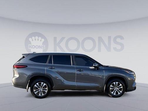 2023 Toyota Highlander Hybrid XLE