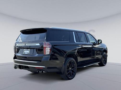 Black 2022 Chevrolet Suburban 4WD High Country