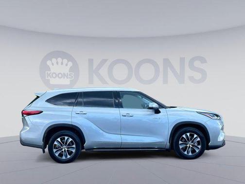 2021 Toyota Highlander Hybrid XLE