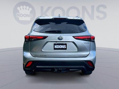 2021 Toyota Highlander Hybrid XLE