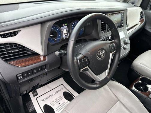 2019 Toyota Sienna Limited Premium