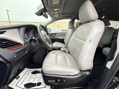 2019 Toyota Sienna Limited Premium