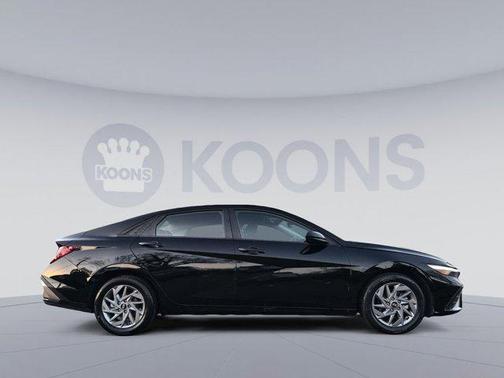 2025 Hyundai ELANTRA HEV Blue