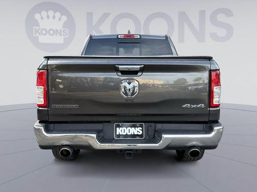 Granite Crystal Metallic Clearcoat 2020 RAM 1500 Big Horn/Lone Star