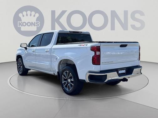 Summit White 2024 Chevrolet Silverado 1500 LT