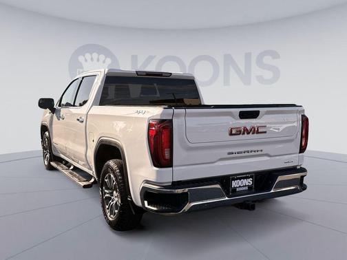 Summit White 2024 GMC Sierra 1500 SLT