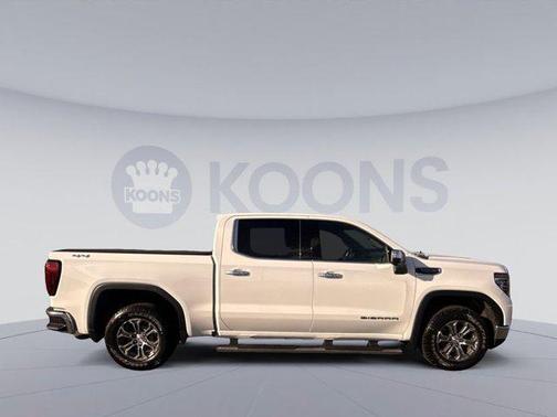 Summit White 2024 GMC Sierra 1500 SLT