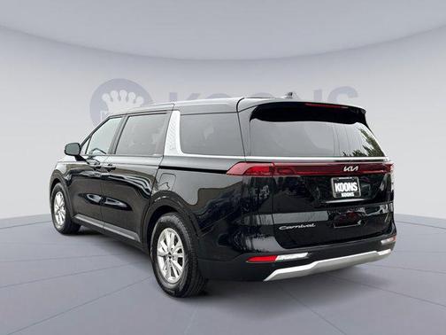 Aurora Black 2022 Kia Carnival LXS