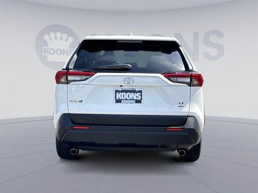 Ice Cap 2025 Toyota RAV4 LE