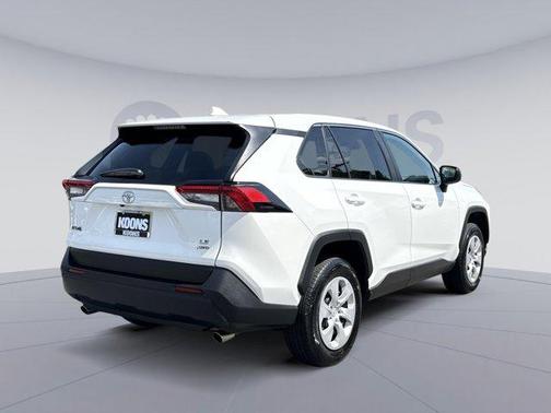 Ice Cap 2025 Toyota RAV4 LE