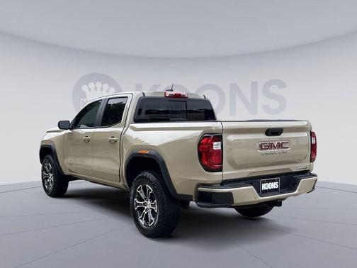 Desert Sand Metallic 2024 GMC Canyon AT4