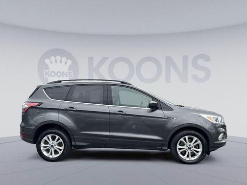 Magnetic 2018 Ford Escape SE