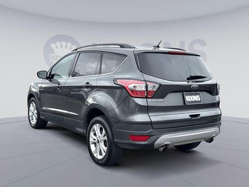 Magnetic 2018 Ford Escape SE