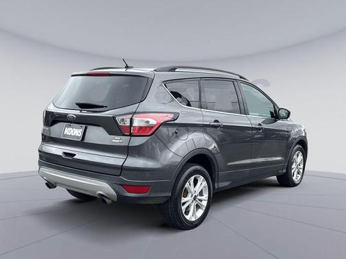 Magnetic 2018 Ford Escape SE