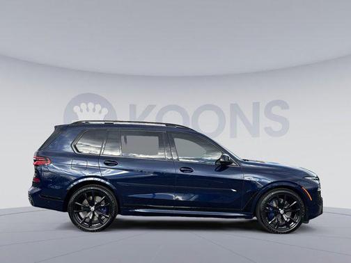 2023 BMW X7 M60i