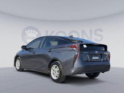 2016 Toyota Prius Two