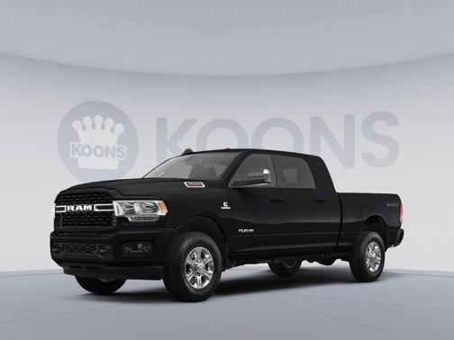 Diamond Black Crystal Pearlcoat 2022 RAM 3500 Big Horn Crew Cab 4x4 8' Box