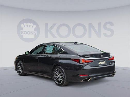 2022 Lexus ES 350 Base