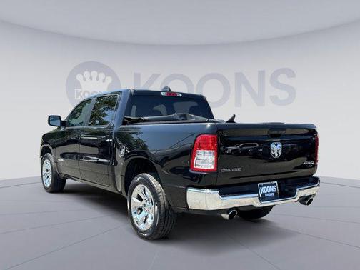 Diamond Black Crystal Pearlcoat 2022 RAM 1500 Big Horn/Lone Star