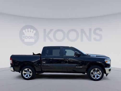 Diamond Black Crystal Pearlcoat 2022 RAM 1500 Big Horn/Lone Star