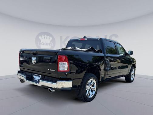 Diamond Black Crystal Pearlcoat 2022 RAM 1500 Big Horn/Lone Star