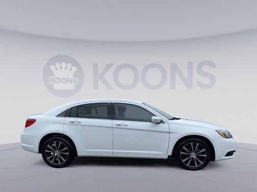 Bright White Clearcoat 2014 Chrysler 200 Limited