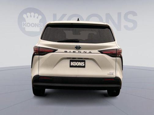 2021 Toyota Sienna XLE 7 Passenger