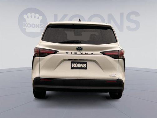 2021 Toyota Sienna XLE 7 Passenger