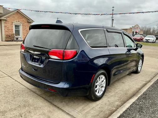 2017 Chrysler Pacifica LX