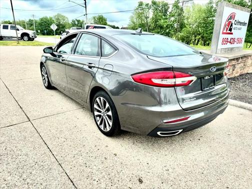 2020 Ford Fusion SE