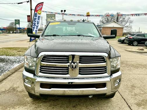 2017 RAM 2500 Big Horn Crew Cab 4x4 8' Box