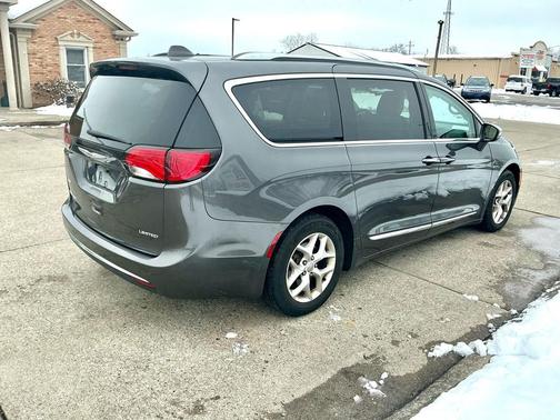 2020 Chrysler Pacifica Limited