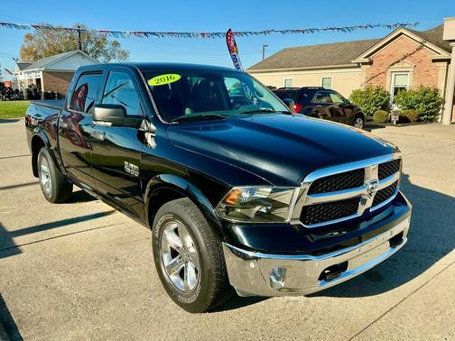 2016 RAM 1500 SLT