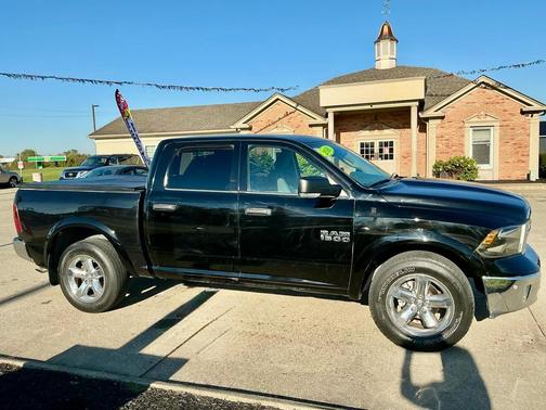 2016 RAM 1500 SLT