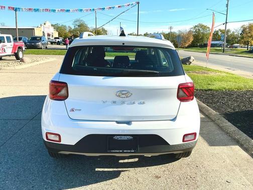 2022 Hyundai VENUE SEL