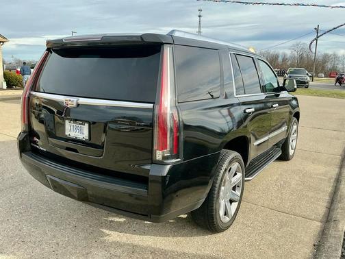 2018 Cadillac Escalade Luxury