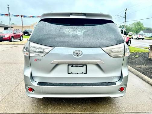 2011 Toyota Sienna SE