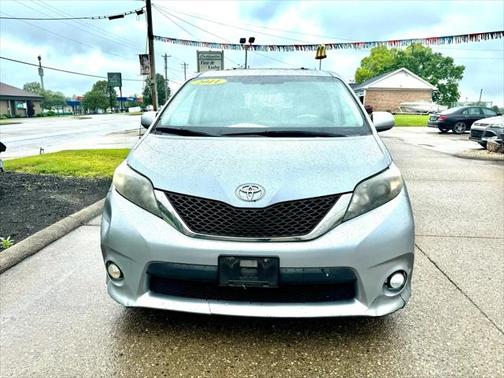 2011 Toyota Sienna SE