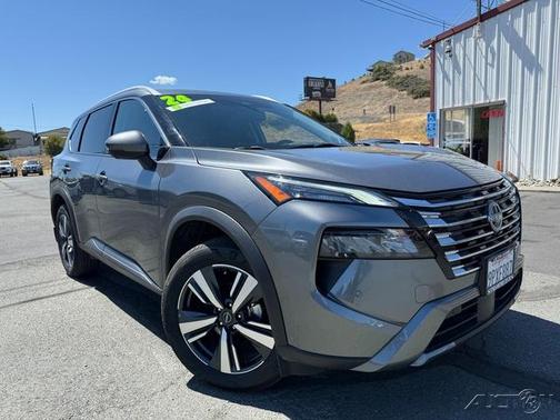 2024 Nissan Rogue SL