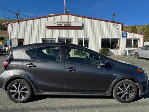 2018 Toyota Prius c Two