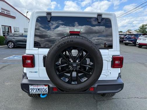 Bright White Clearcoat 2024 Jeep Wrangler 4xe Sahara