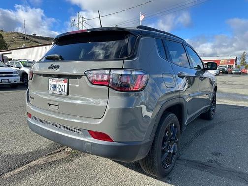 2023 Jeep Compass Altitude