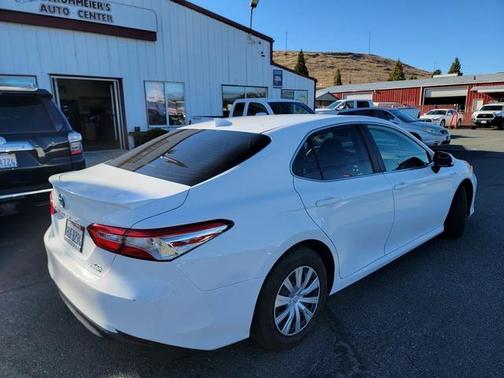 2020 Toyota Camry Hybrid LE