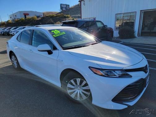 2020 Toyota Camry Hybrid LE