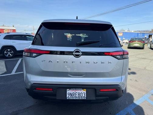 2024 Nissan Pathfinder S