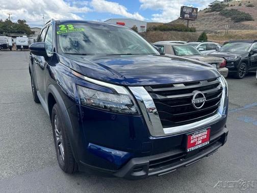 Deep Ocean Blue 2023 Nissan Pathfinder SV