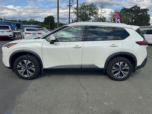 White 2021 Nissan Rogue SV