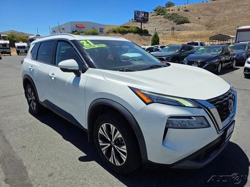 White 2021 Nissan Rogue SV